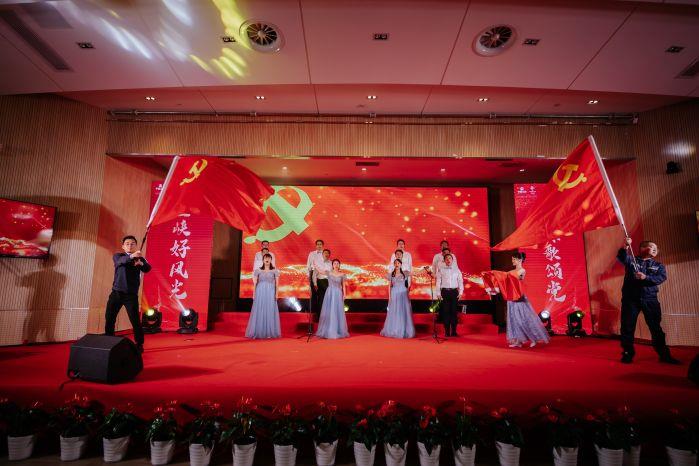 24.2�����ҵ����+Ӣ���޸衷������ά��˾